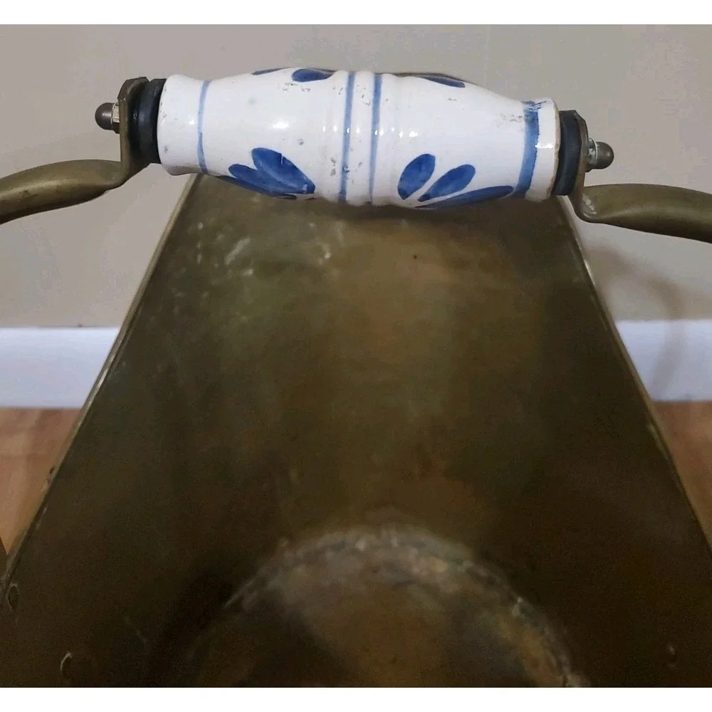 Vintage Brass Coal Scuttle‎ Bucket Lion Head Claw Feet Ceramic Handle